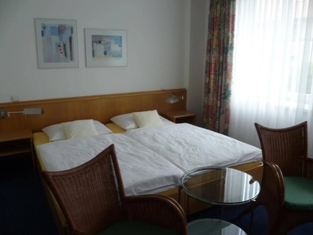זארשטדט Hotel Fasanengarten מראה חיצוני תמונה